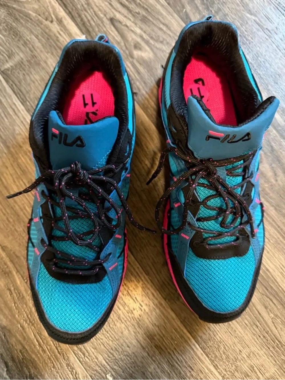 FILA Women's Teal and Pink Running Shoes
